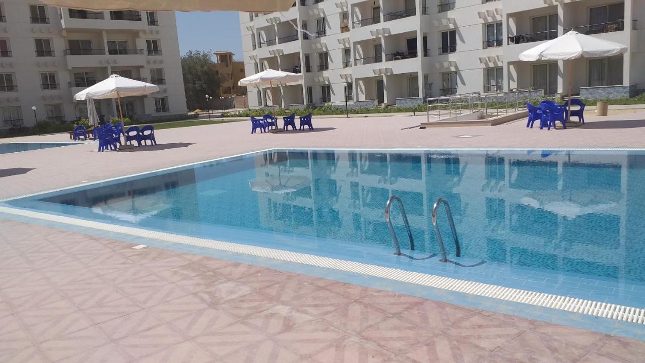 شاليه فرش فندقي بقرية بالميرا بيتش العين السخنه للعائلات Ajn-Szuhna Kültér fotó