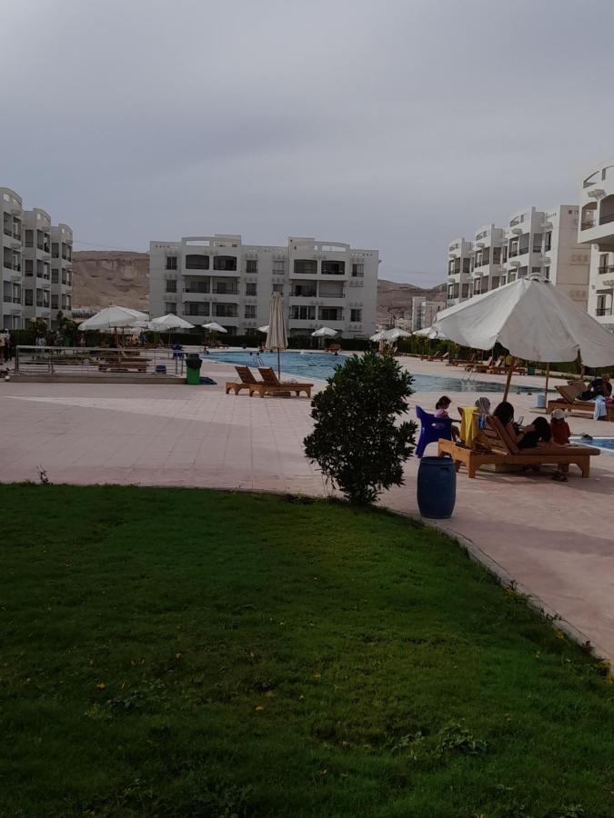 شاليه فرش فندقي بقرية بالميرا بيتش العين السخنه للعائلات Ajn-Szuhna Kültér fotó